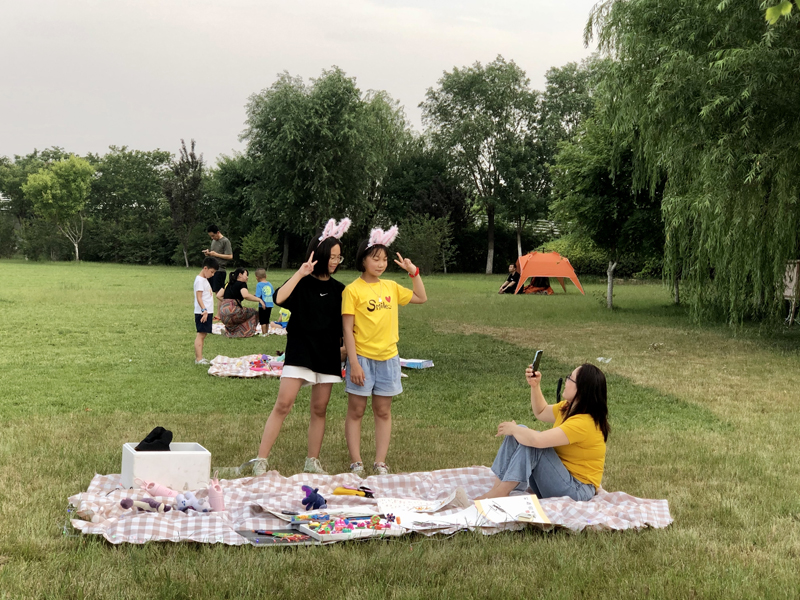 夏令營(yíng)挑戰(zhàn)地?cái)偨?jīng)濟(jì)，覽眾房車不一樣的活動(dòng)