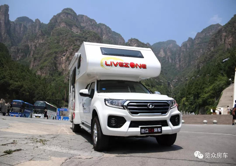 房車還就要選汽油、四驅(qū)、兩米大床