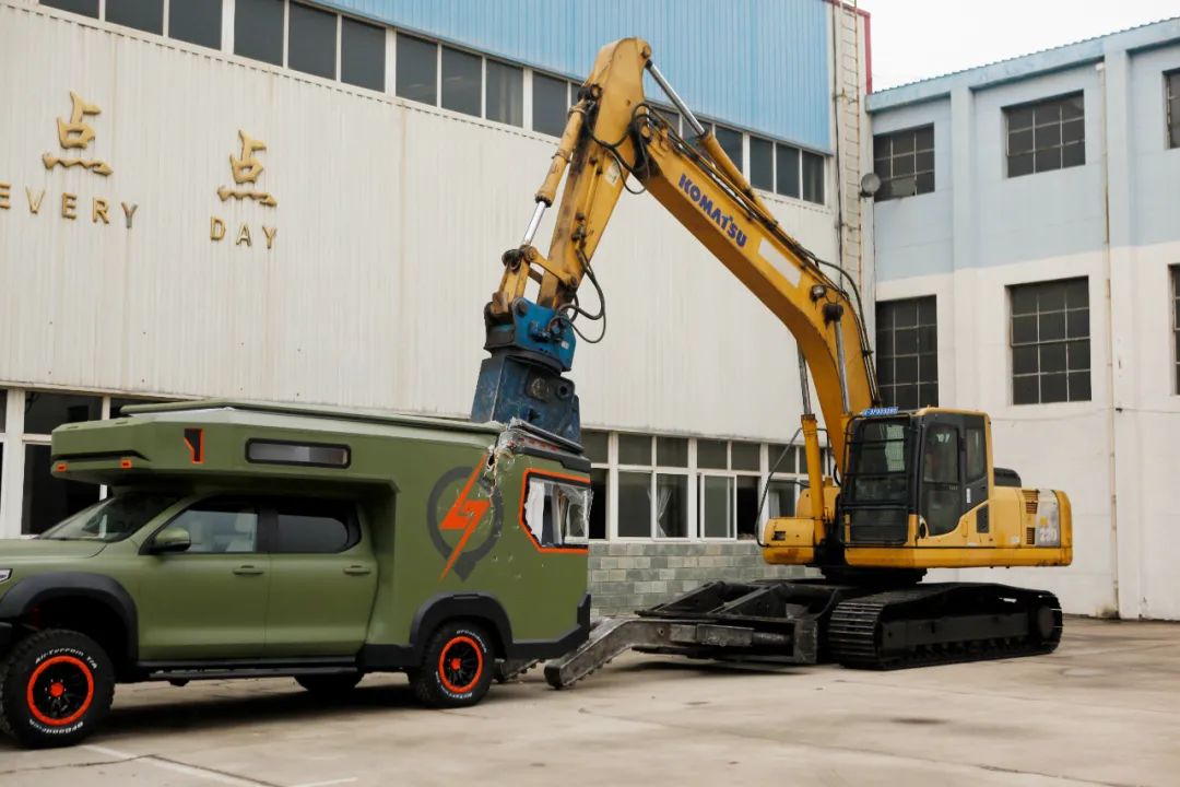 砸掉山海炮旅居車(chē)，覽眾房車(chē)究竟在搞什么？
