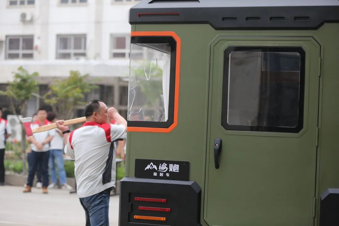 砸掉山海炮旅居車(chē)，覽眾房車(chē)究竟在搞什么？