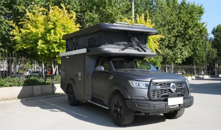 2.0T+四驅，高僅2.2米，能入地庫，這款硬核升頂房車你愛了嗎？