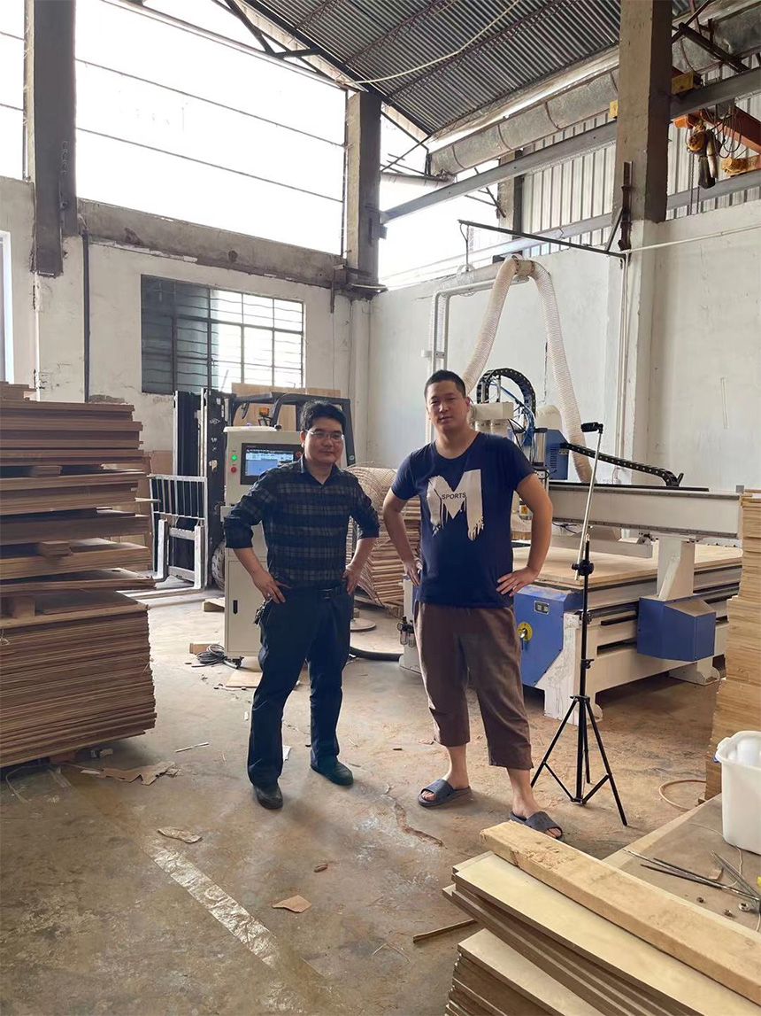 廣東東莞1325四工序開料機(圖1) 廣東東莞1325四工序開料機(圖1)